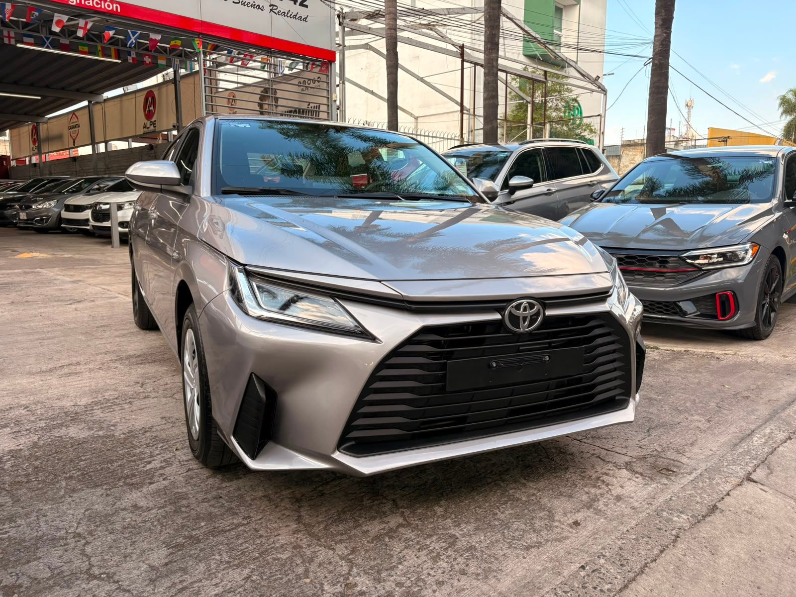 TOYOTA YARIS SEDAN 2025 en venta