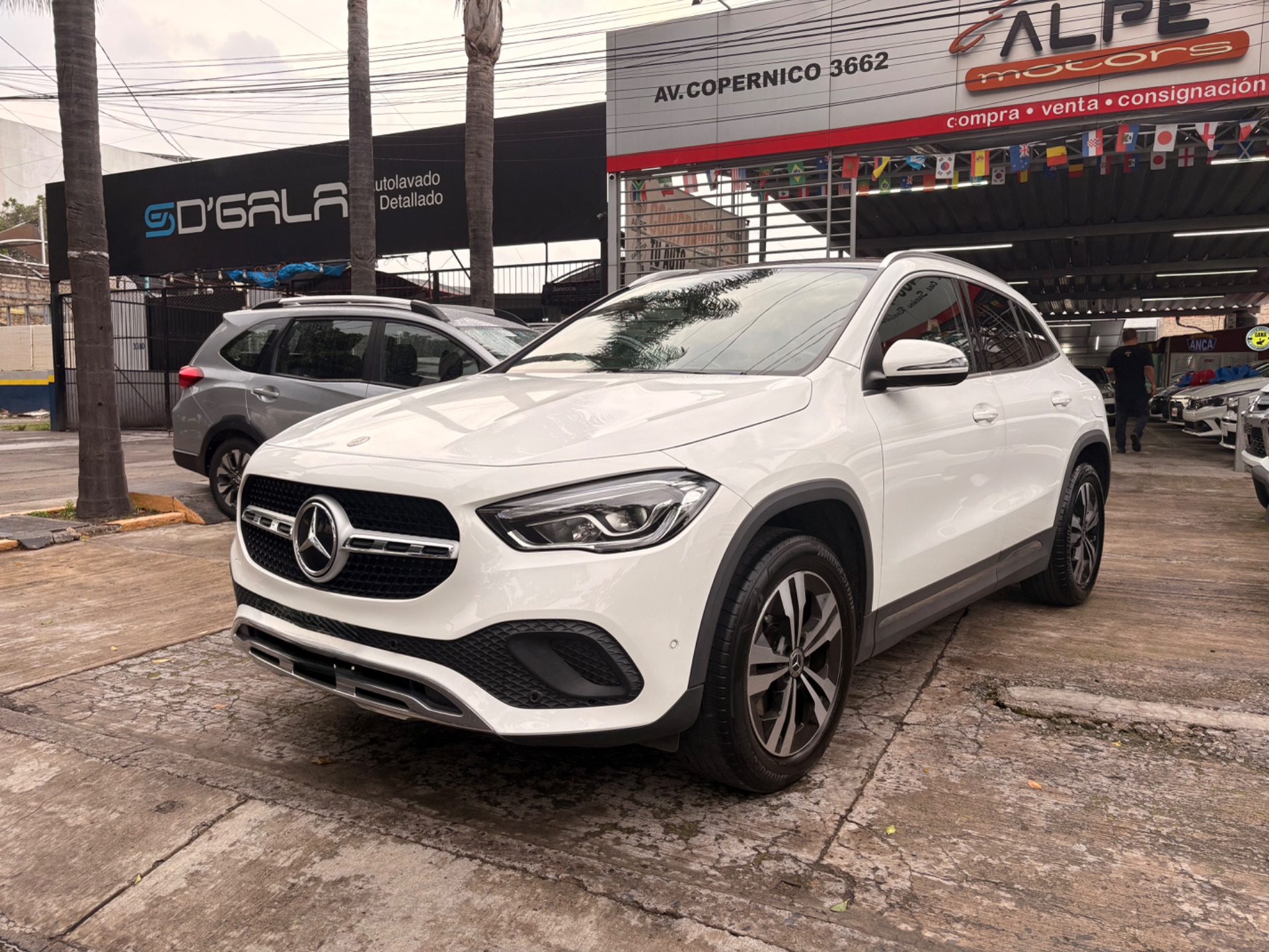 MERCEDES-BENZ GLA 200 2023 en venta